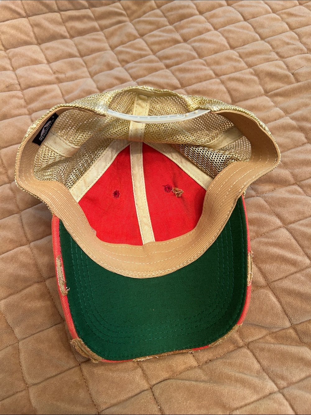 NWT hat - Picture 2 of 2